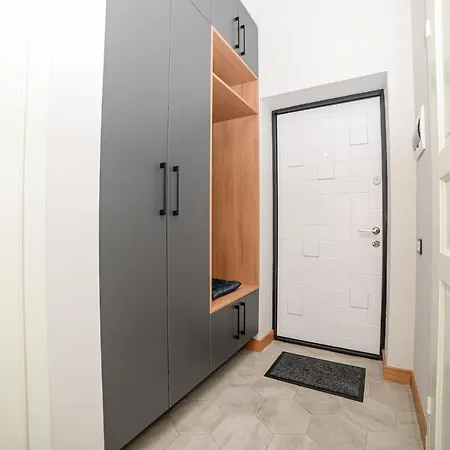 Homly S22 Апартаменти *